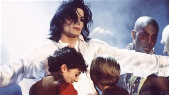 迈克尔·杰克逊纪录片《离开梦幻岛》争议发酵!