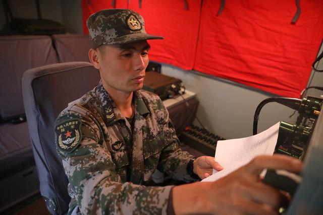 四级军士长陈进城:通信"魔术师"