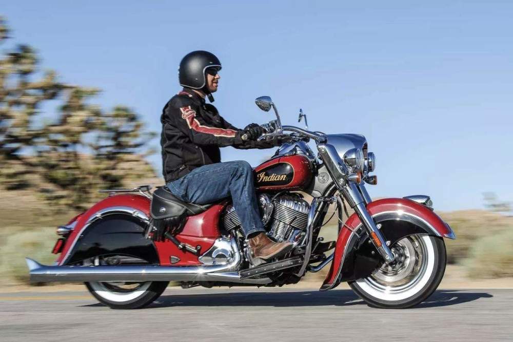 四十岁中年大叔该买什么车?不惑之年,车子尽量有范!