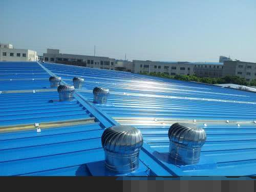 在对钢结构厂房屋面进行施工的时候,首先要明确屋脊是什么东西,今天