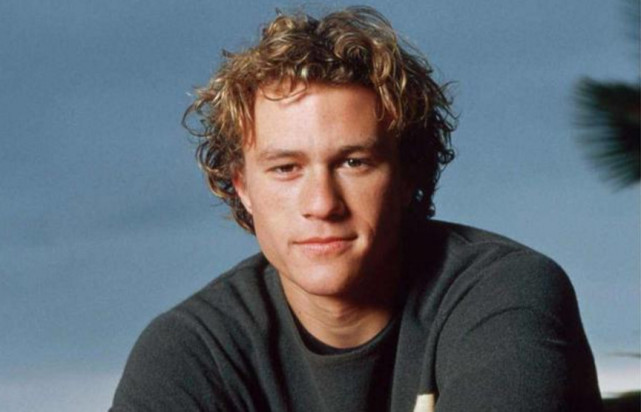 其实小时候的希斯就非常希望自己可以在电影圈中闪闪发光,他指着家中