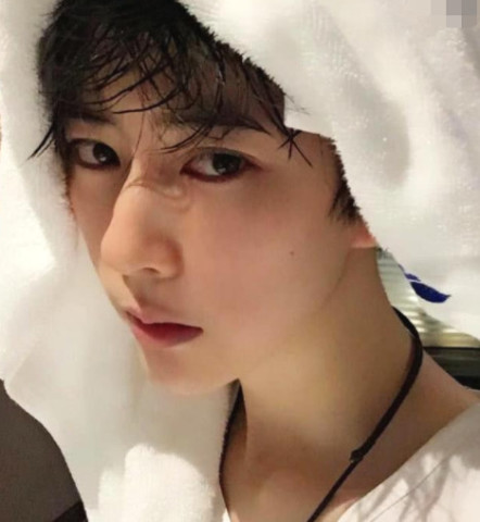 "男装大佬"熊祁是整出来的?素颜照曝光后,网友:你个大骗子!