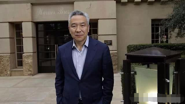 好莱坞最强亚裔高管下台还是华纳兄弟董事长深陷性丑闻风波