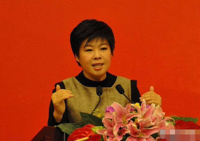 赶下台的国学大师于丹,她的现状如何?