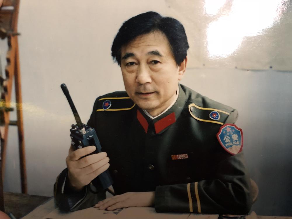 建国70年来,从爷爷,到父亲,再到自己,卢佩佩家祖孙三代人民警察,经历