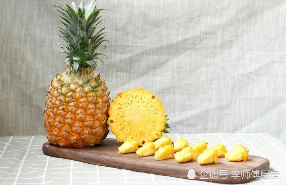 火遍抖音的菠萝吃法，“手撕”成潮流，网友尝试后:还是太闲了