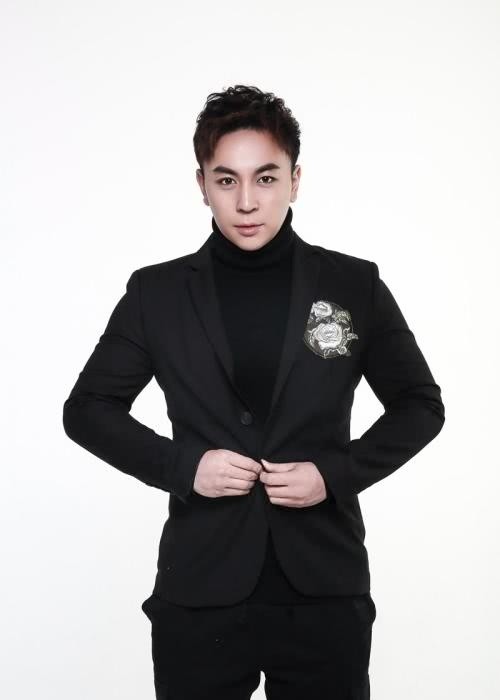 曾出演旋风小子成名被前女友嫌弃今瘦身成功当老板