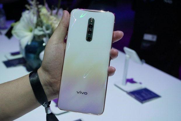 vivo x27 pro黑珍珠色和白母贝色图赏对比