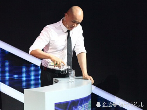 为何乐嘉最近很少主持节目了?他是被封杀了吗