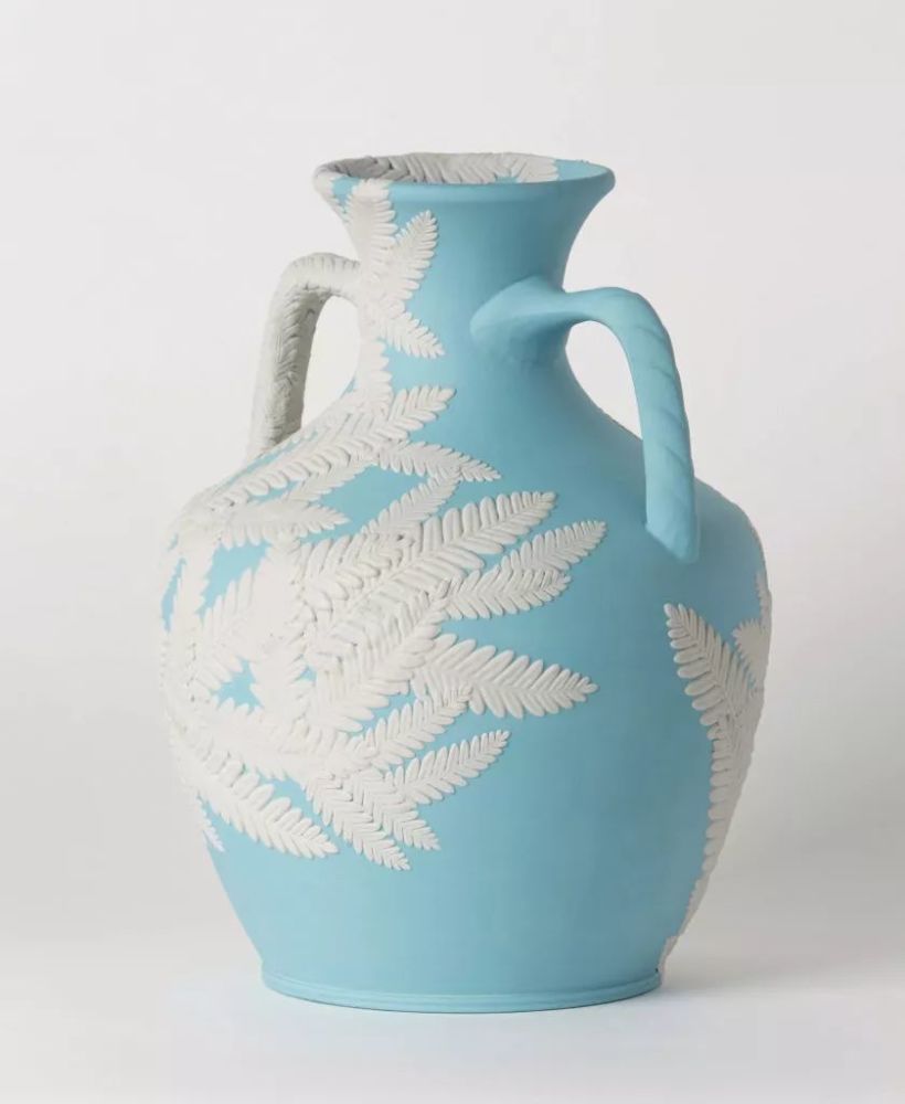 细腻的陶瓷雕花艺术