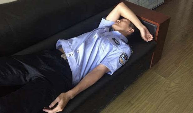 警察的"三十而已",活得有多不容易?