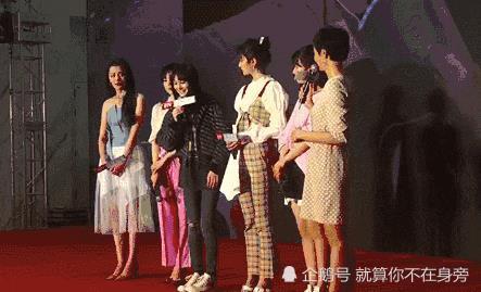 郑爽疯了?为表现演技360度自扇巴掌,左右开弓吓傻旁边演员