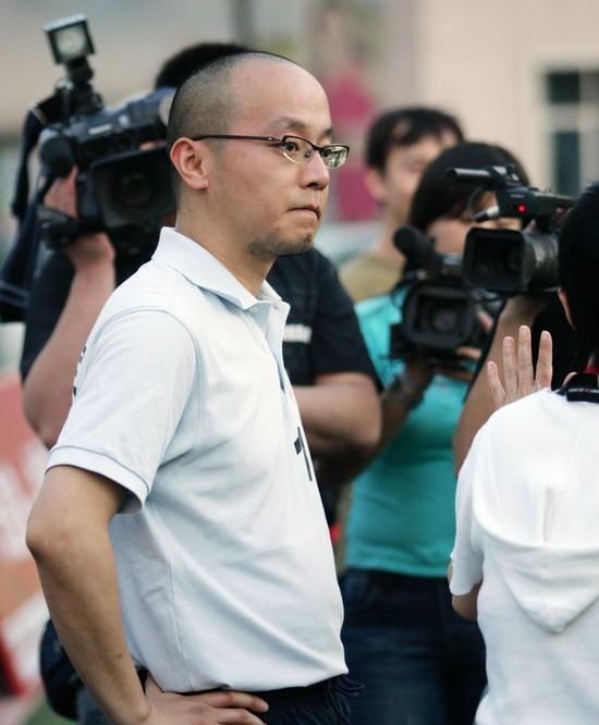 追星追到明星本人,窦唯娶了粉丝为妻,见面后对