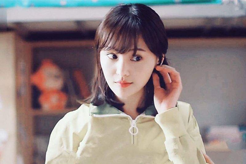 郑爽新戏发布会现场自扇耳光,惊呆众人!