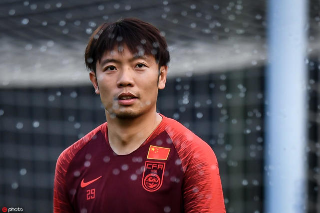 预计首发:442阵型中场菱形站位 张稀哲任前腰