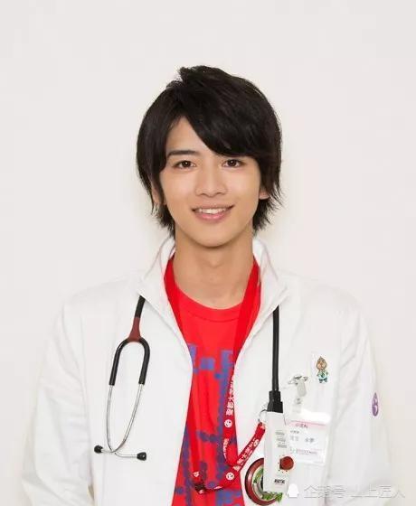 山本凉介,假面骑士,饭岛宽骑,平佑奈,矶村勇斗