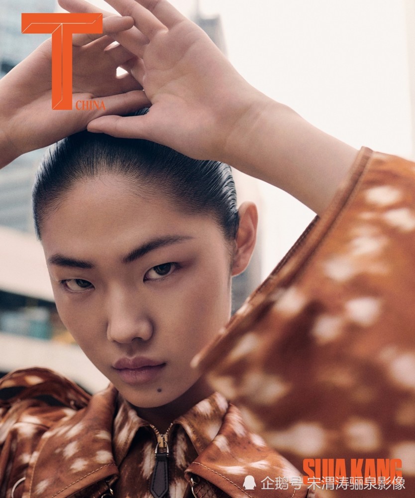 人物:康思佳,陕西渭南人,2018春夏四大时装周全球最佳新人