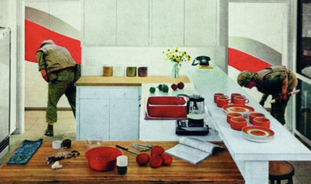 创作于上个世纪 60 年代的《切片》(cut piece)可能是小野洋子留给