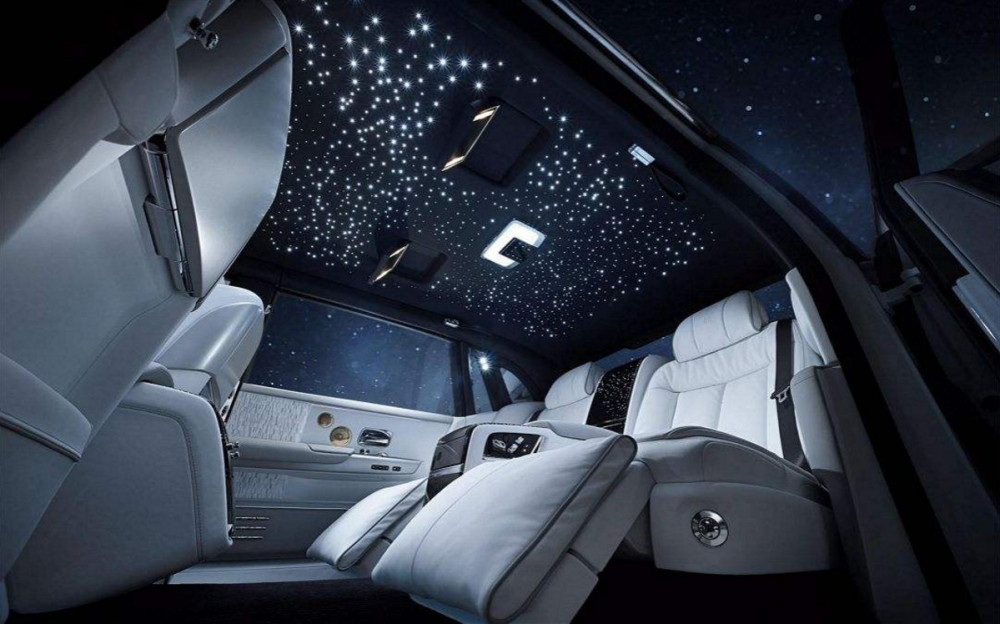 "壕无人性"的劳斯莱斯,由24k黄金打造,躺在车里欣赏星空