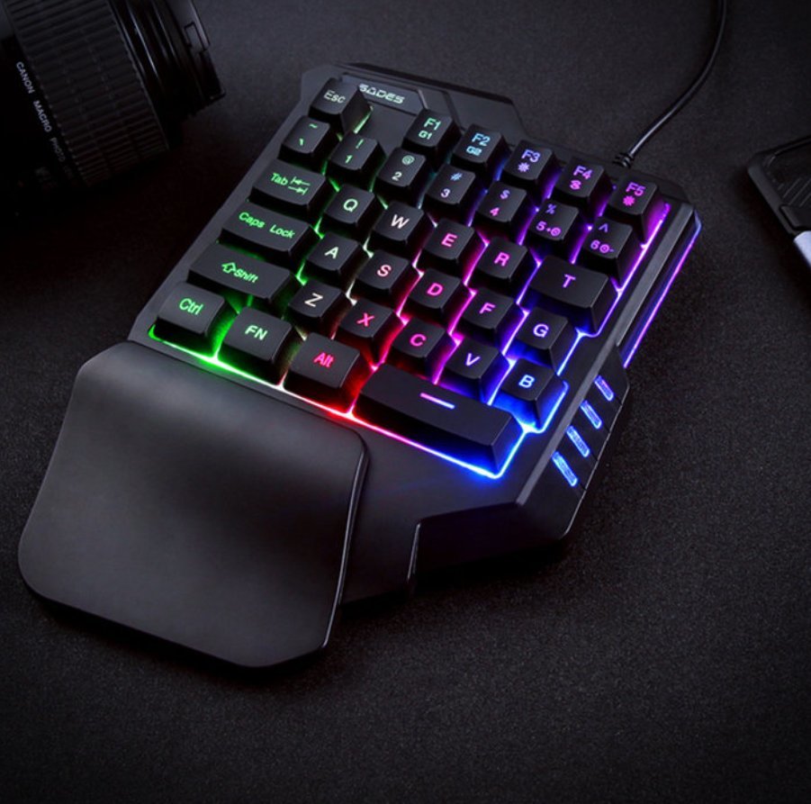 游戏少年最爱的炫酷神器,款一吃鸡分分钟的事,款三经典