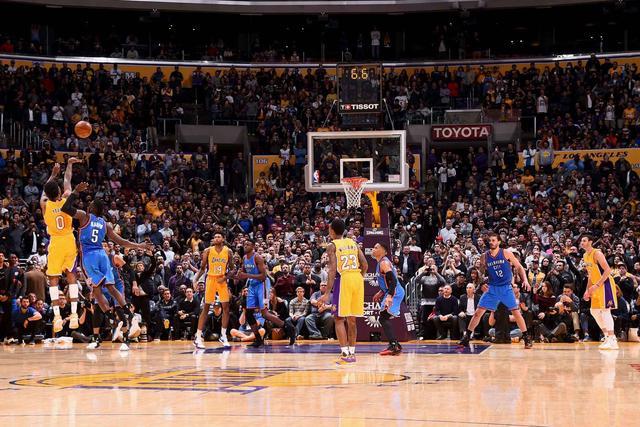 杨少侠截胡绝杀疑似走步? 这就是nba魅力所在