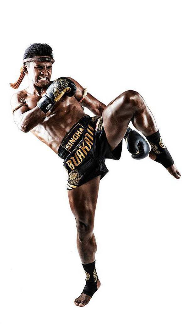 比武狂人雷龙约战第6位网红格斗大师不同规则各胜一局