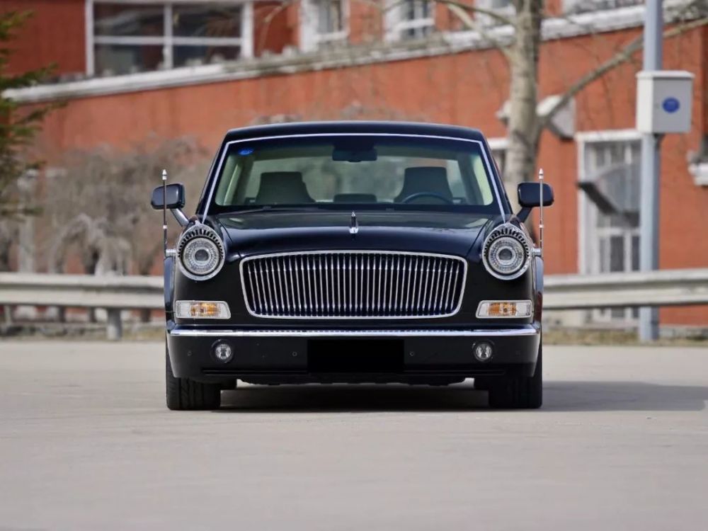 山东现身600万红旗l5,悬挂的"1949"车牌才是亮点!