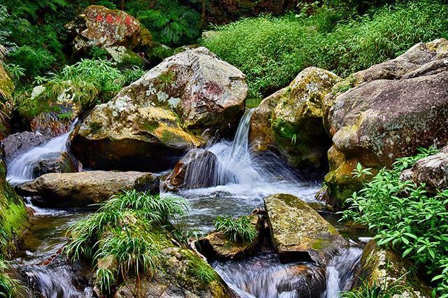 高山峡谷的观瀑胜地,感受山水乐趣的天然氧吧,龙王潭