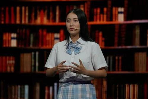 很多花季少女迷恋偶像学习成绩就会下降,但是李汝佳却将王俊凯当成