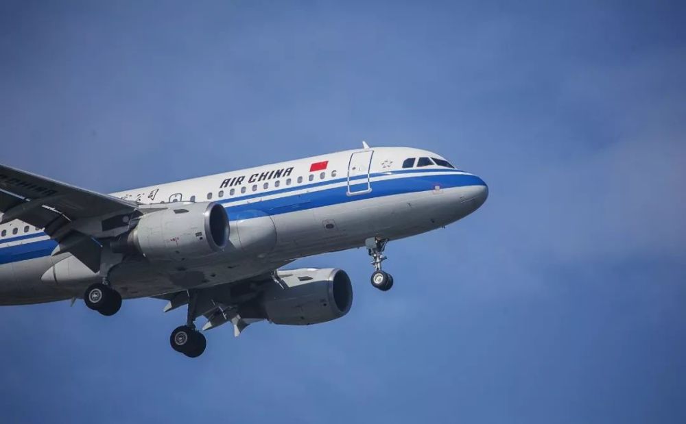 五一4天假公布3小时,飞成都机票搜索量暴涨