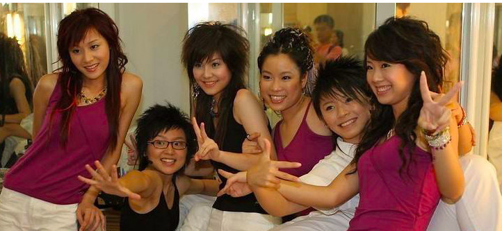 周笔畅叶一茜黄雅莉罕见同框,网友:05超女聚会