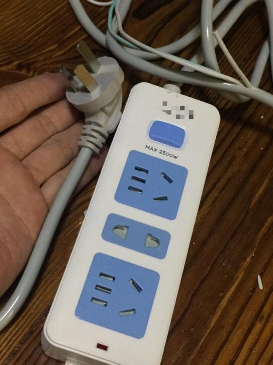 标着2500w电插座拖把,剪开后吓坏人!电工朋友果断要换掉