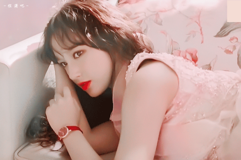 程潇"粉嫩系"花絮曝光,live图撩人指数十颗星,心跳加速了