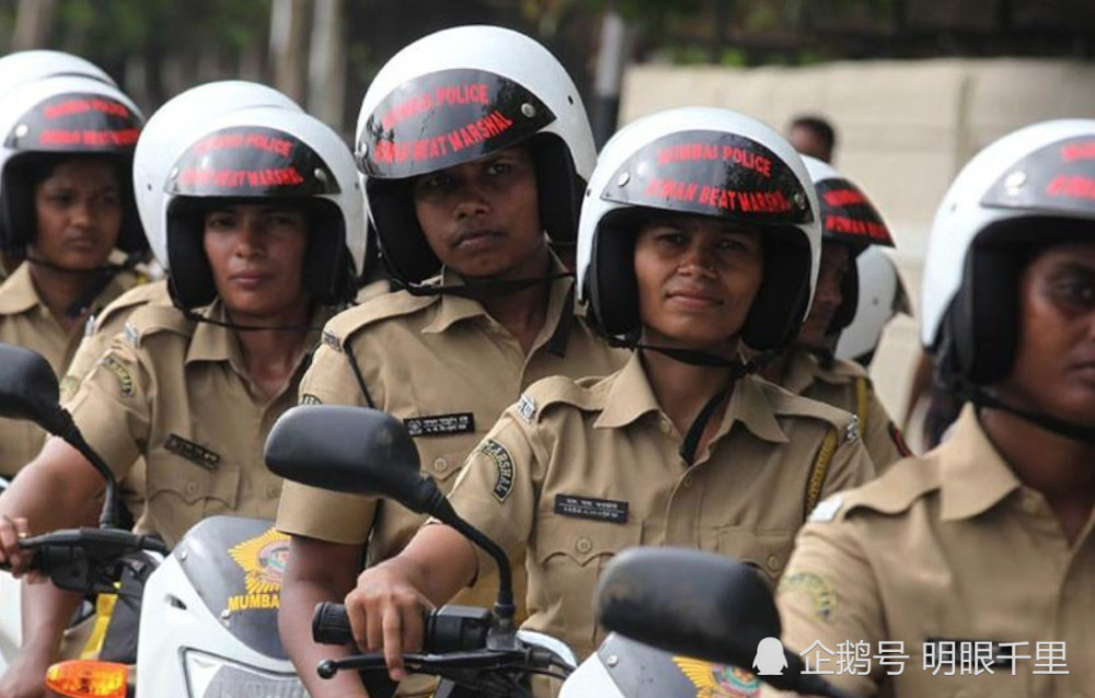 印度人民欢庆洒红节却忙坏警察,一天接1156