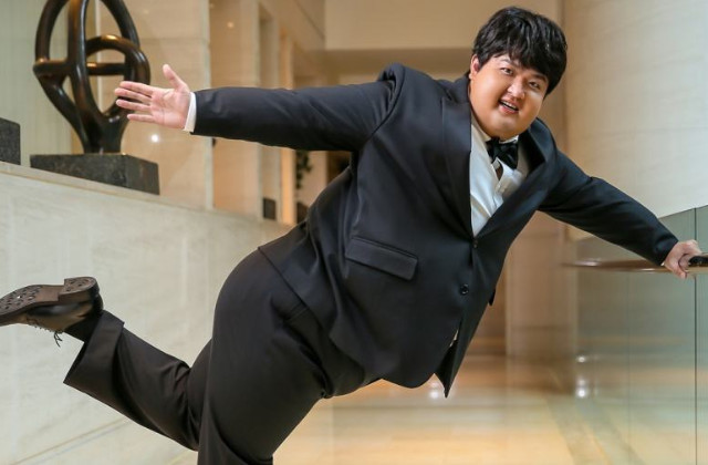 在剧中饰演一位中学生赵闪闪,也是包贝尔第一次饰演学生!
