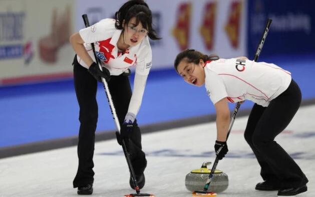 女子冰壶世锦赛中国一分之差憾负瑞士 遭双杀