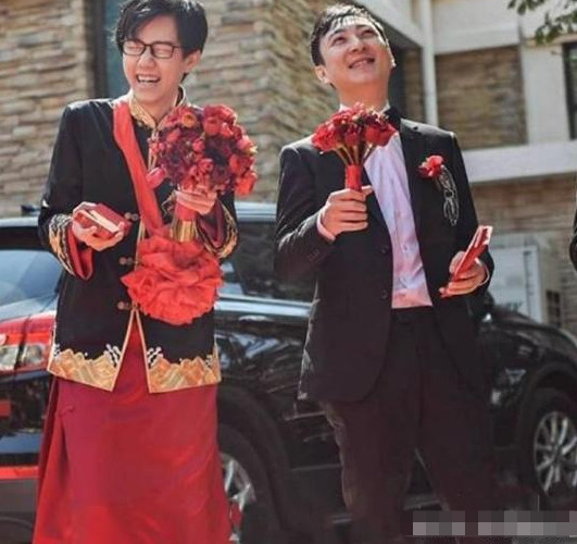 大酒神结婚,王思聪送豪车劳斯莱斯,这款车值多