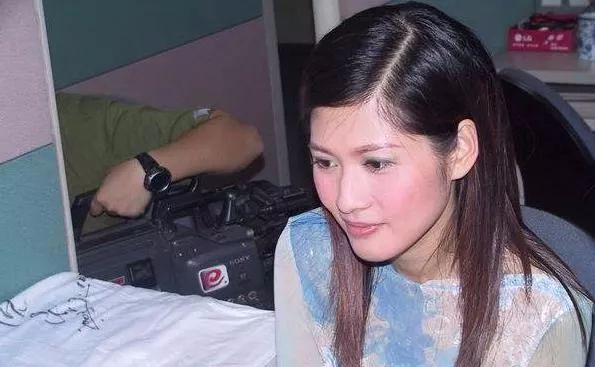 打开腾讯新闻,查看更多图片 >沈冰和沈星由于两人长得有点像,名字也