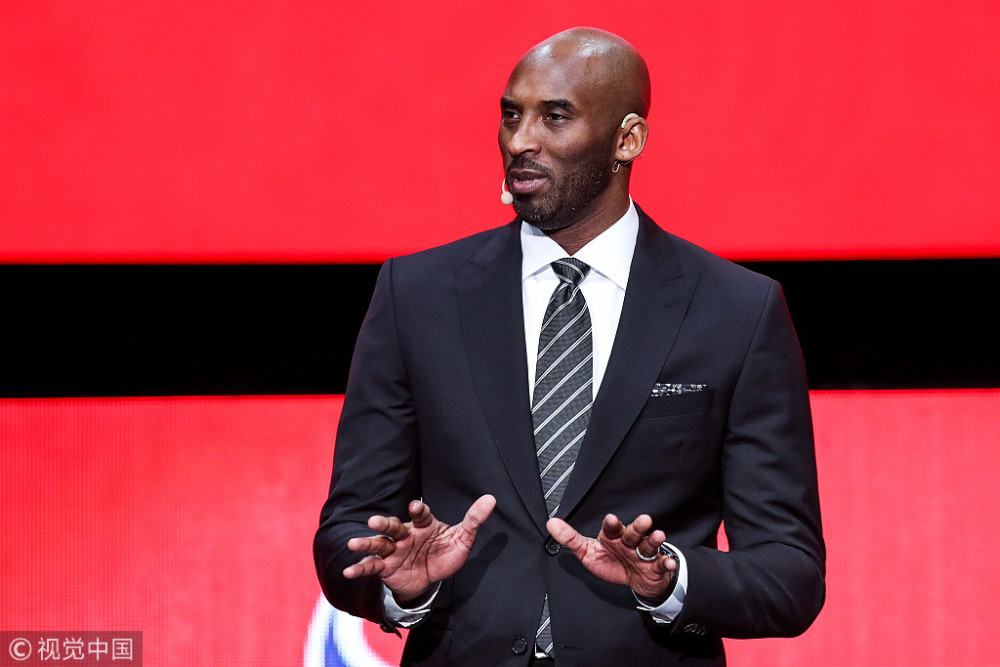 腾讯体育3月24日讯 日前科比来华参加了2019篮球世界杯的抽签仪式,在