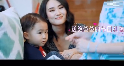 李安琪参加综艺节目只说英文遭吐槽,网友:请尊