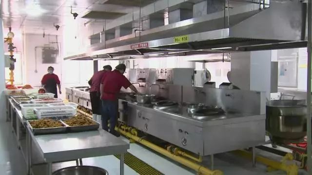 经过改造,看看宝坻九中的食堂变成什么样了?