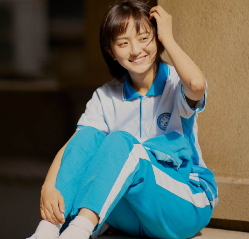 因出演《流星花园》走红,今再次出演校园剧,校服剧照比沈月还甜_腾讯