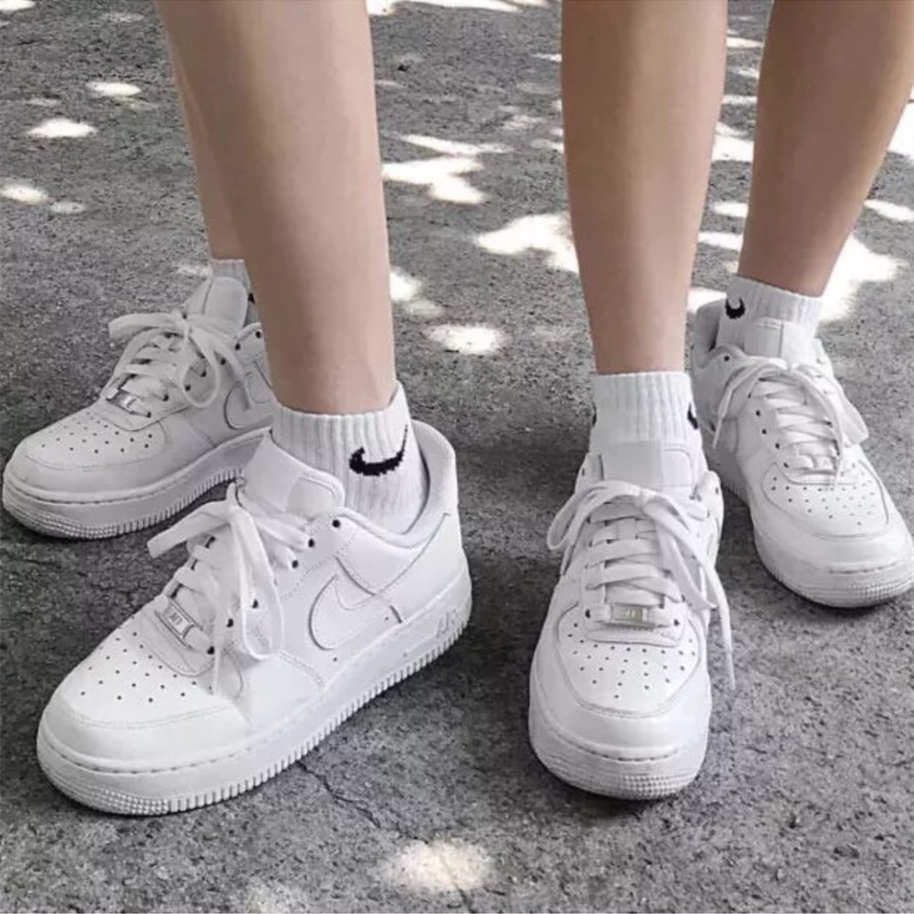 什么鞋子和校服"更搭"?小白鞋绝对站"c位",尤其是这4双!