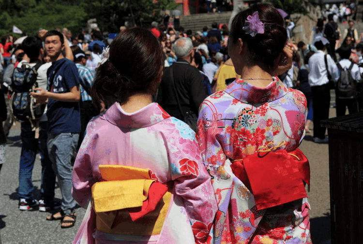 上百万日本女性来中国生活 高薪好待遇都是借口 实际上另有目的