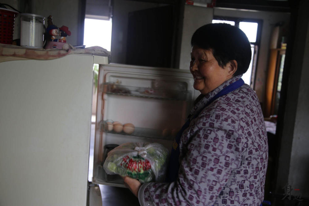 "坚强媳妇"张淑兰用柔弱双肩撑起一个家