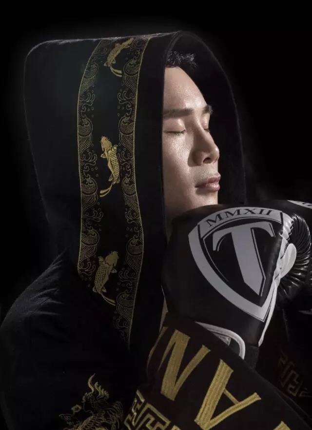 邱建良:为啥我在训练时也带护齿,因为能够模拟比赛时呼吸的节奏