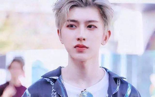 蔡徐坤为什么被全网黑,他到底得罪了谁?