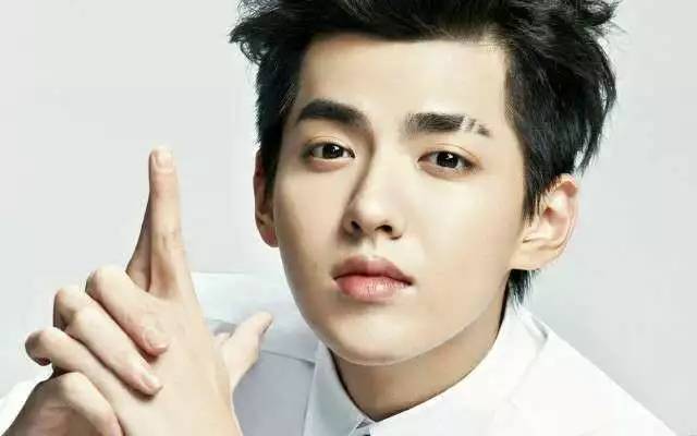 蔡徐坤为什么被全网黑,他到底得罪了谁?