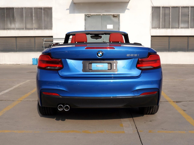 这台宝马小敞篷居然不到25万,比奔驰a级强太多!