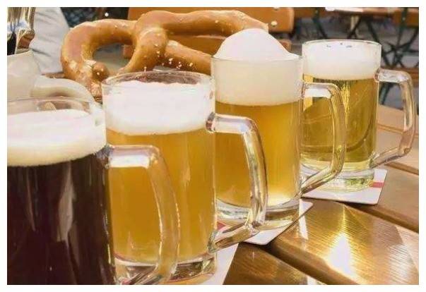 一两白酒等同多少啤酒?一瓶?两瓶?还是半